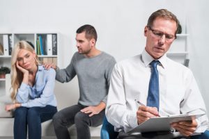 چرا برای درمان افسردگی بعد از زایمان باید به روانشناس مراجعه کنیم؟