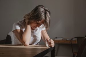 درمان خانم مبتلا به استرس پس از سانحه PTSD