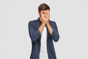 خجالتی بودن فقط برای کودکان نیست!